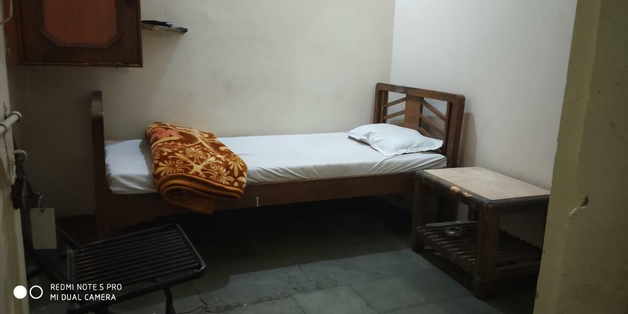 Hotel Uttam Nivas Amhedabad Dış mekan fotoğraf