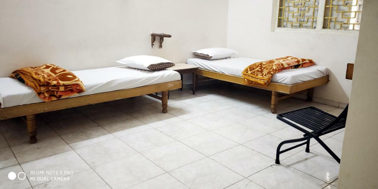 Hotel Uttam Nivas Amhedabad Dış mekan fotoğraf