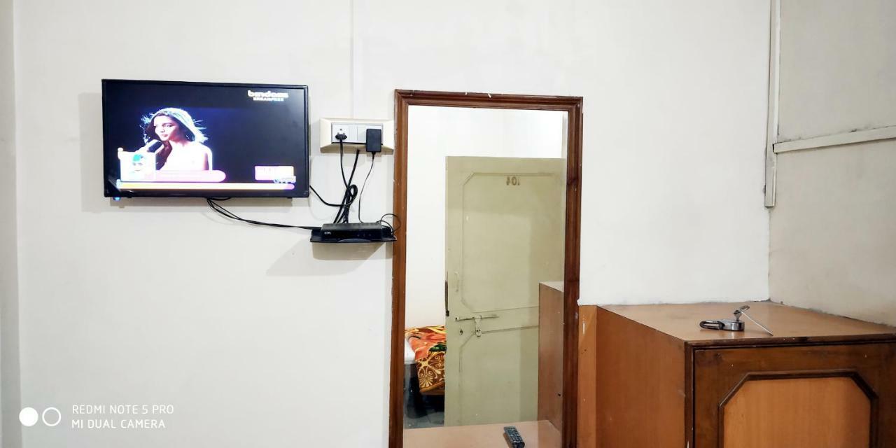 Hotel Uttam Nivas Amhedabad Dış mekan fotoğraf